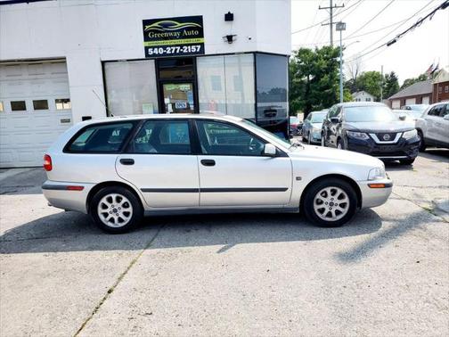 2002 Volvo V40 Wagon 4D