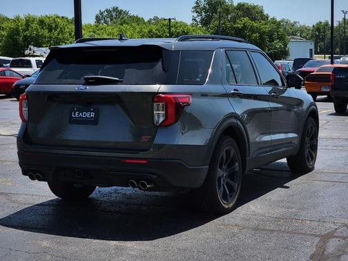 Photo 3 of 9 of 2020 Ford Explorer ST