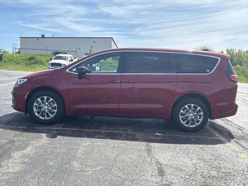 2025 Chrysler Pacifica L
