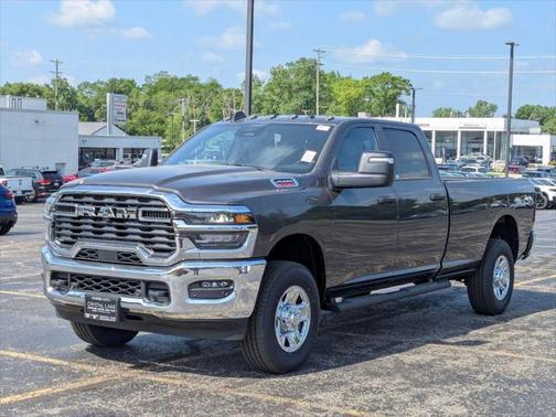 2025 RAM 2500 Tradesman Crew Cab 4x4 8' Box