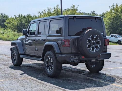 2025 Jeep Wrangler 4-Door Sahara 4x4