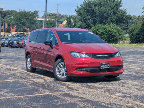 2025 Chrysler Voyager LX