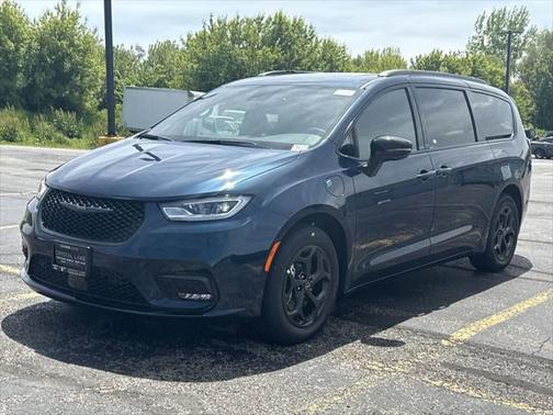 2025 Chrysler Pacifica Hybrid Premium S Appearance Pkg