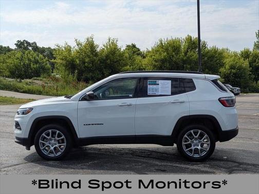 2022 Jeep Compass Latitude Lux