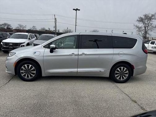 2023 Chrysler Pacifica Hybrid Limited