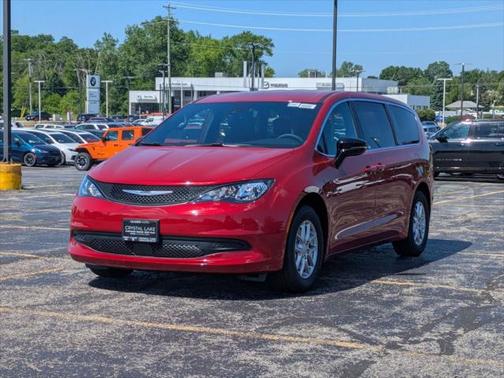 2025 Chrysler Voyager LX