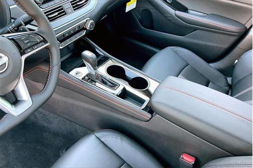 2025 Nissan Altima SR FWD