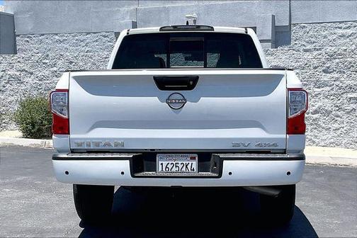 Glacier White 2023 Nissan Titan SV