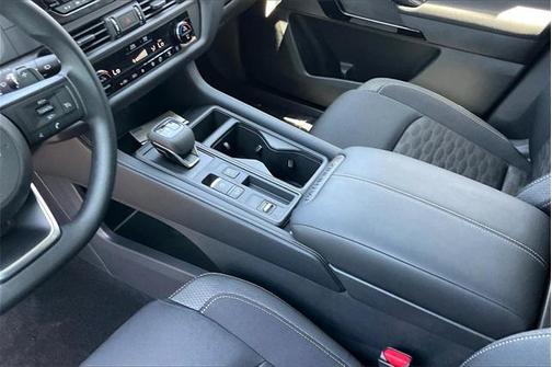 2025 Nissan Pathfinder S FWD