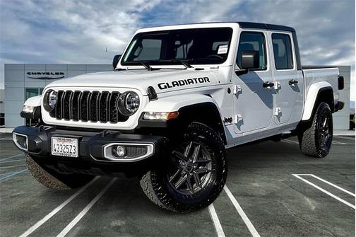 2024 Jeep Gladiator Sport S