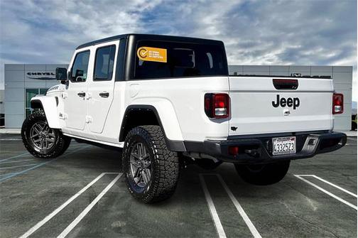 2024 Jeep Gladiator Sport S