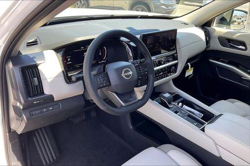 White Pearl 2026 Nissan Pathfinder SL