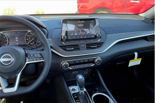 2025 Nissan Altima SR FWD