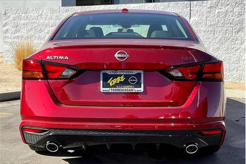 2025 Nissan Altima SR FWD