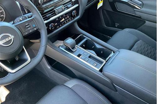 2025 Nissan Pathfinder SV FWD