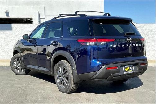 2025 Nissan Pathfinder SV FWD