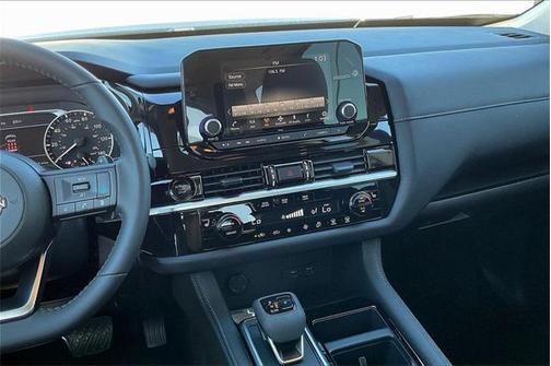 2025 Nissan Pathfinder SV FWD