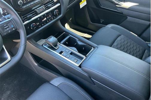 2025 Nissan Pathfinder SV FWD