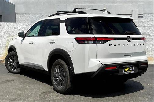 2025 Nissan Pathfinder SV FWD