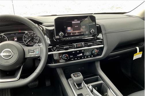 2025 Nissan Pathfinder SV FWD