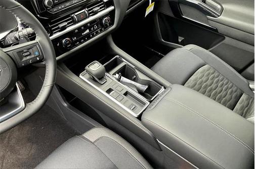 2025 Nissan Pathfinder SV FWD