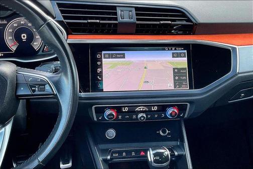 2019 Audi Q3 2.0T S line Prestige