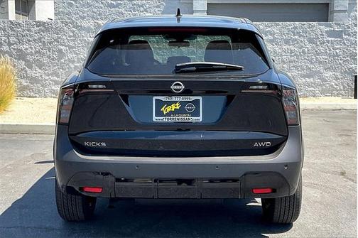2025 Nissan Kicks SV