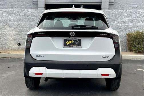 2025 Nissan Kicks S