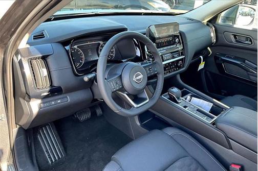 2025 Nissan Pathfinder SV FWD