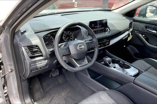 Gun Met 2026 Nissan Rogue SV