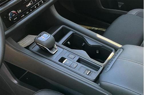 2025 Nissan Pathfinder S FWD