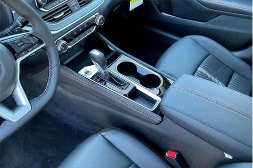 2025 Nissan Altima SR FWD