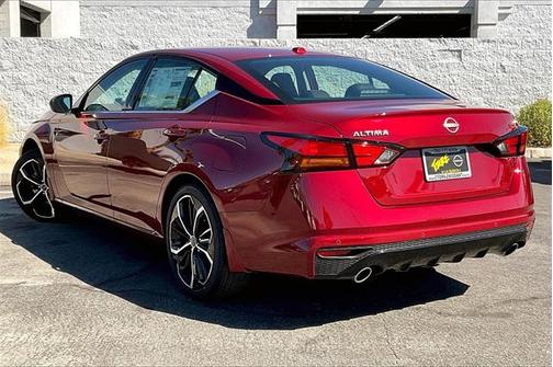 2025 Nissan Altima SR FWD