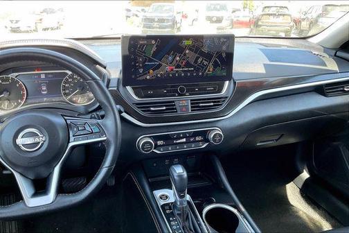 Pearl White 2023 Nissan Altima SR VC-Turbo FWD