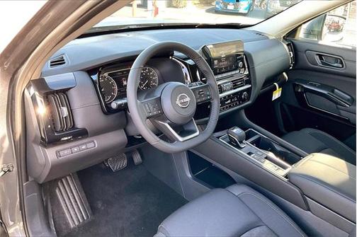 2025 Nissan Pathfinder SV FWD