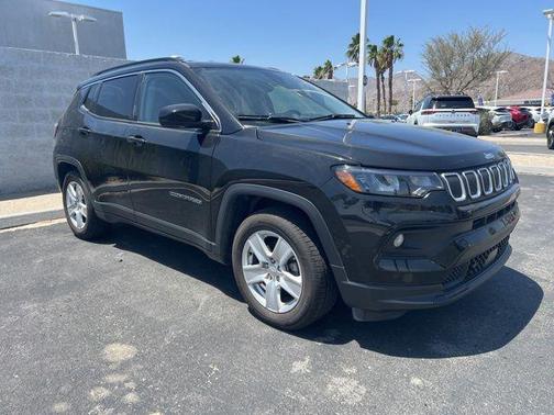 Diamond Black Crystal Pearlcoat 2022 Jeep Compass Latitude