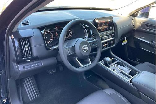 2025 Nissan Pathfinder SV FWD