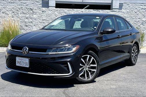 Deep Black Pearl 2025 Volkswagen Jetta 1.5T SE