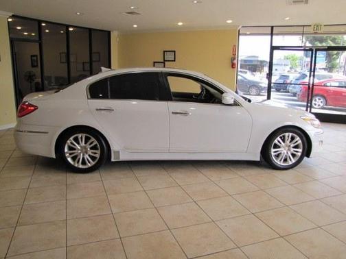 2014 Hyundai Genesis 3.8