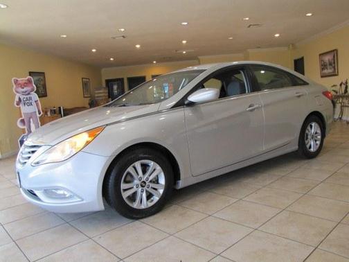 2013 Hyundai SONATA GLS