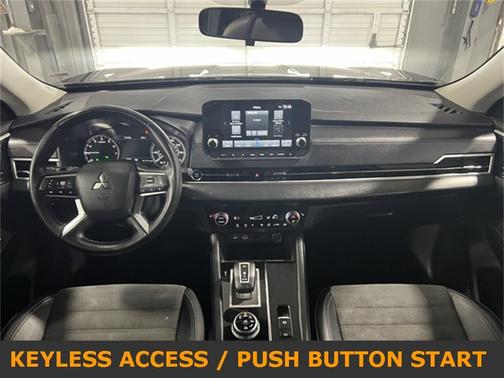 2024 Mitsubishi Outlander SE