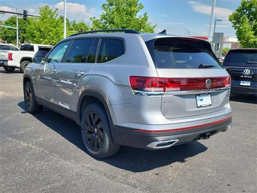 2025 Volkswagen Atlas 2.0T SE