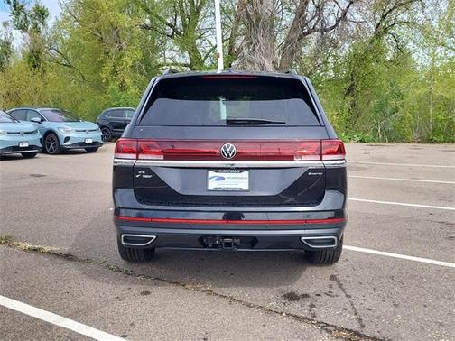 2025 Volkswagen Atlas 2.0T SE