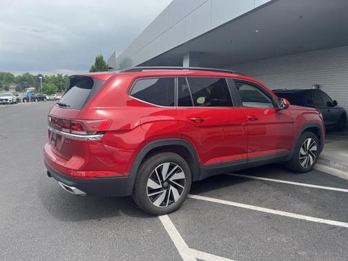 2024 Volkswagen Atlas 2.0T SE