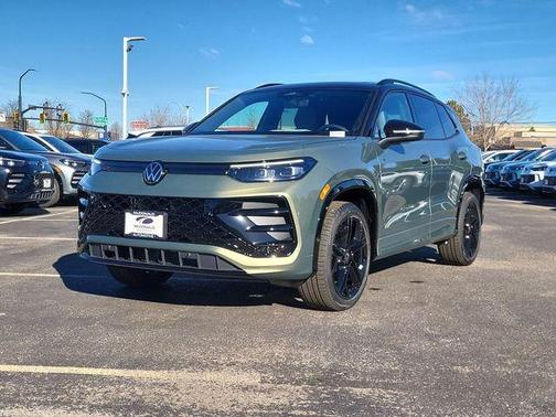 2026 Volkswagen Tiguan 2.0T SE R-Line Black