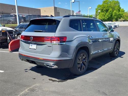 2025 Volkswagen Atlas 2.0T SE