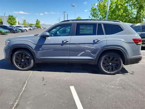 2025 Volkswagen Atlas 2.0T SE