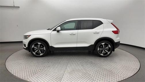 2019 Volvo XC40 T5 Momentum