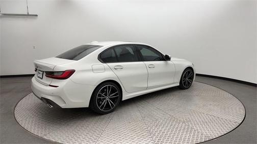 2022 BMW 330 i xDrive