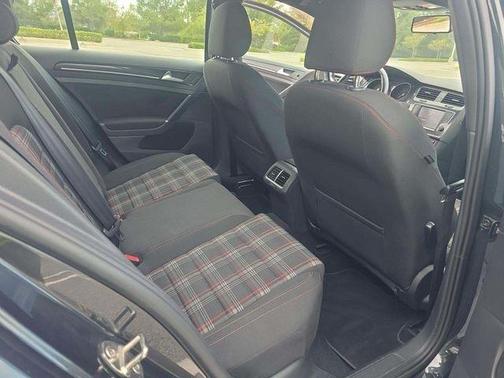 2017 Volkswagen Golf GTI S 4-Door